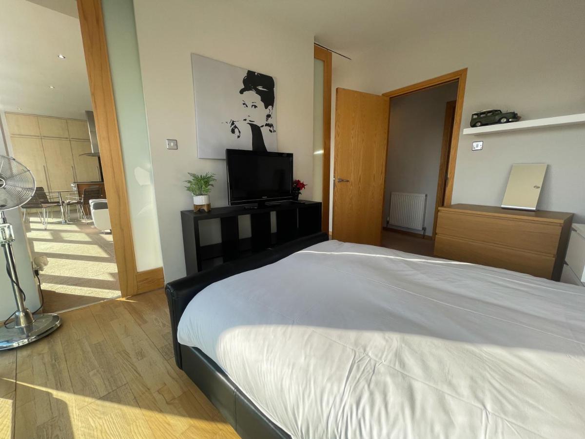 City Centre 2-Bed Apartment Parking Jacuzzi Bath Glasgow Dış mekan fotoğraf